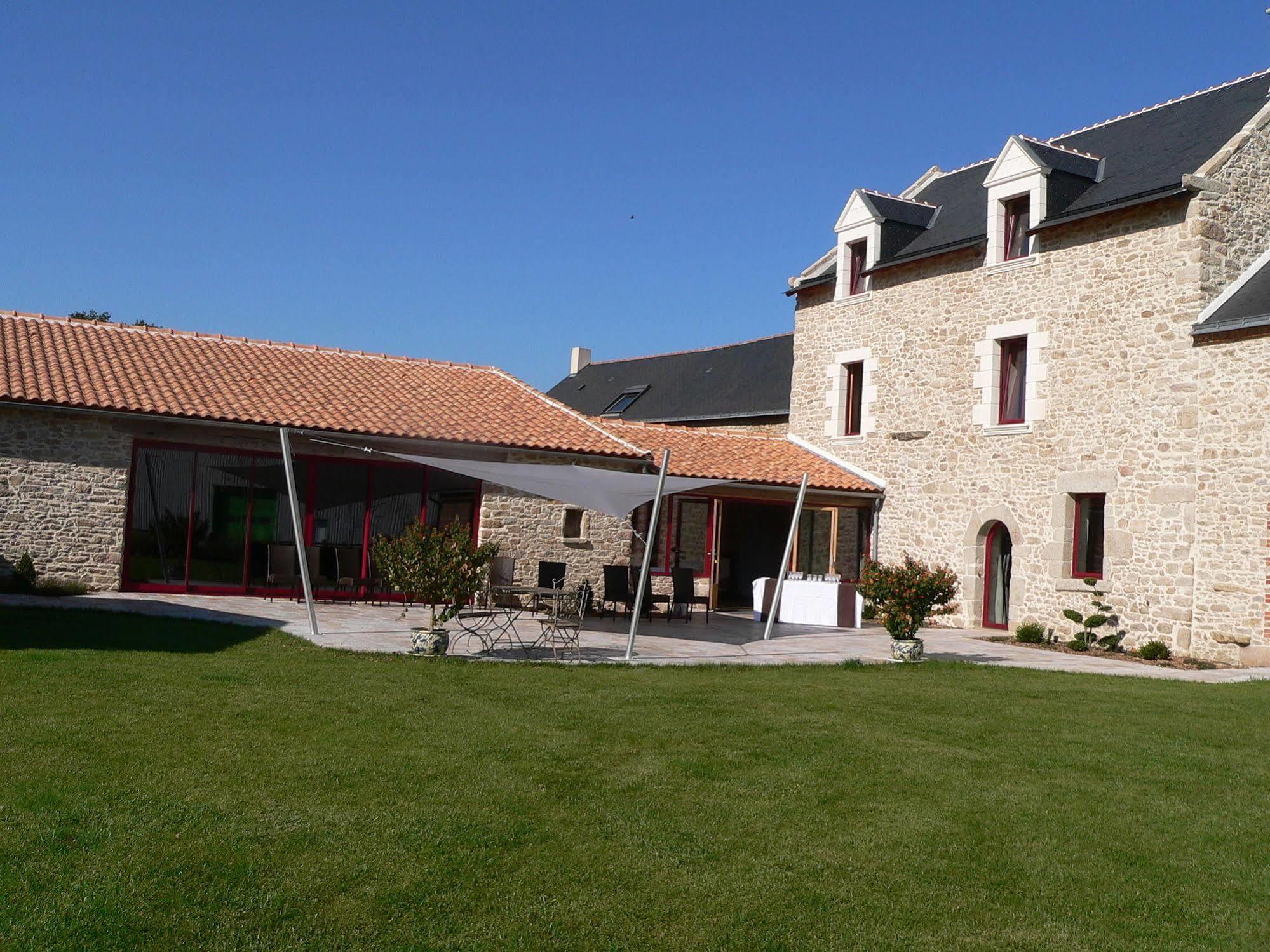 Le Manoir Du Pas Jahan Couëron Dış mekan fotoğraf